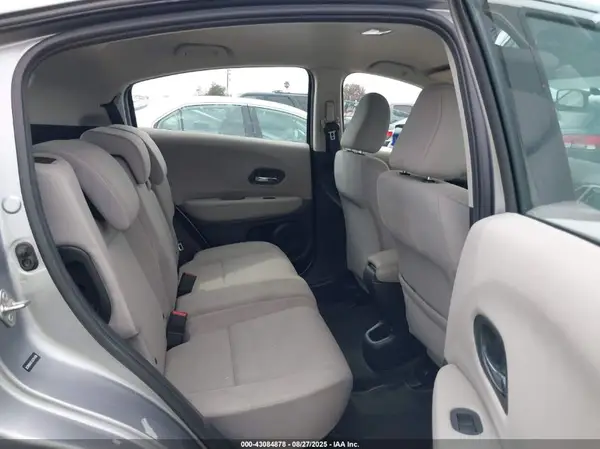3CZRU5H37JG701438 2018 HONDA HR-V - Image 8