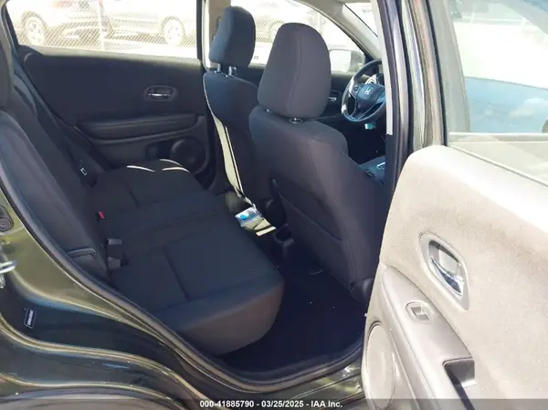 3CZRU5H37JG703433 2018 HONDA HR-V - Image 8