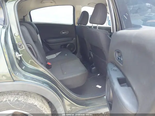 3CZRU5H37JM703658 2018 HONDA HR-V - Image 8