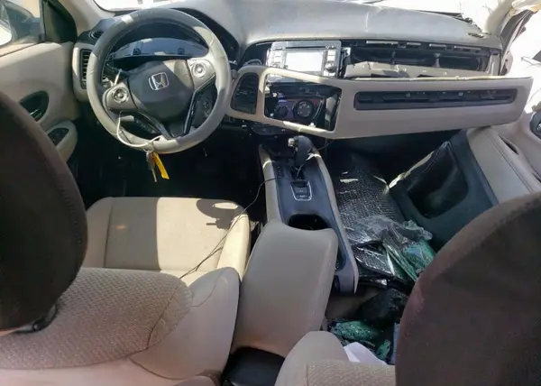 3CZRU5H37JM705569 2018 HONDA HR-V - Image 8