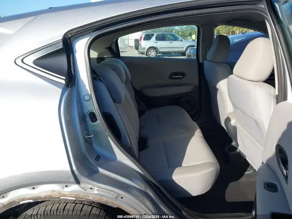 3CZRU5H37JM719309 2018 HONDA HR-V - Image 8