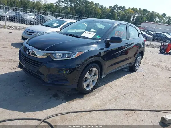 3CZRU5H37KG702560 2019 HONDA HR-V - Image 2