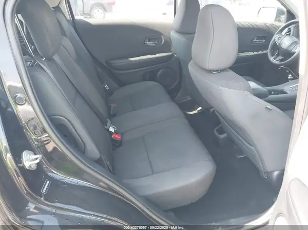 3CZRU5H37KG702560 2019 HONDA HR-V - Image 8