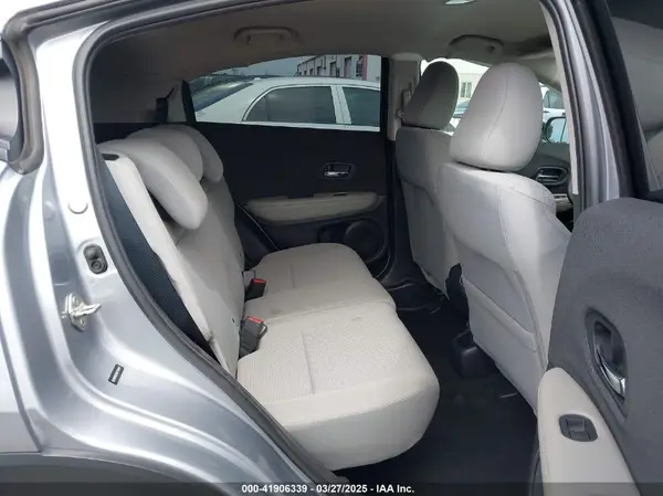 3CZRU5H37KG710447 2019 HONDA HR-V - Image 8