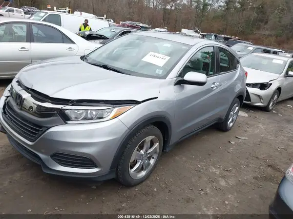 3CZRU5H37KG714921 2019 HONDA HR-V - Image 2