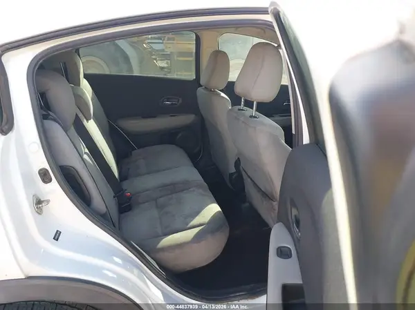 3CZRU5H37KM719098 2019 HONDA HR-V - Image 8