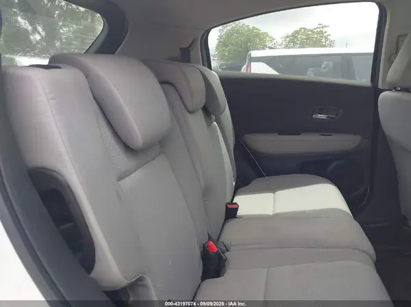 3CZRU5H37KM727296 2019 HONDA HR-V - Image 8