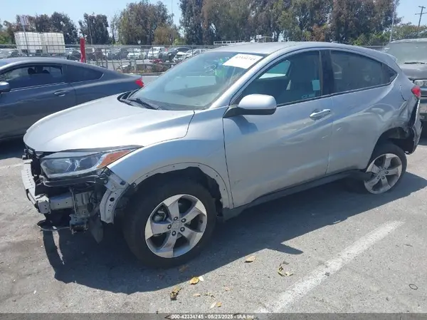 3CZRU5H37LM703999 2020 HONDA HR-V - Image 2