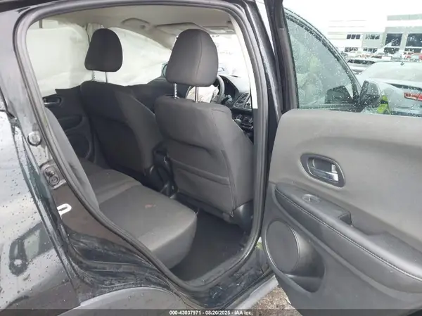 3CZRU5H37MM727558 2021 HONDA HR-V - Image 8