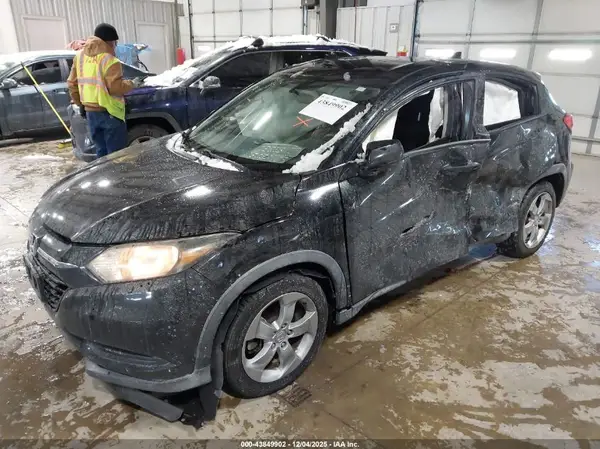 3CZRU5H38GM700177 2016 HONDA HR-V - Image 2
