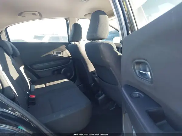 3CZRU5H38GM700275 2016 HONDA HR-V - Image 8