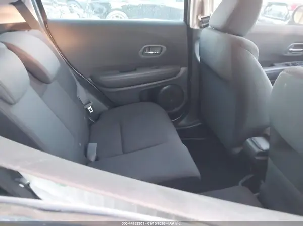 3CZRU5H38HG700325 2017 HONDA HR-V - Image 8