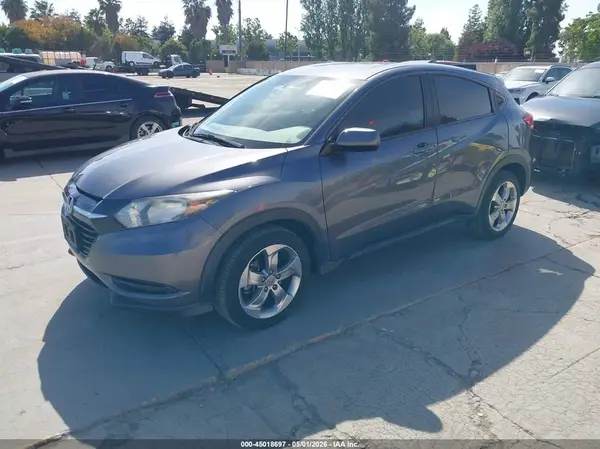 3CZRU5H38HG700678 2017 HONDA HR-V - Image 2
