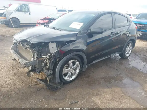 3CZRU5H38HG701135 2017 HONDA HR-V - Image 2