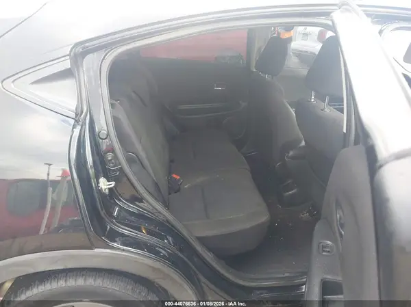 3CZRU5H38HG701135 2017 HONDA HR-V - Image 8