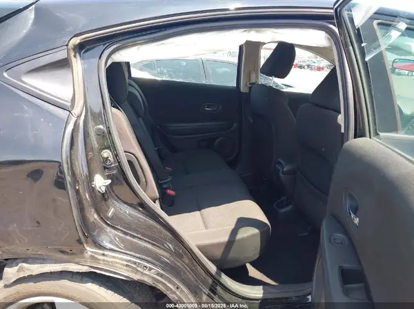 3CZRU5H38HG702026 2017 HONDA HR-V - Image 8