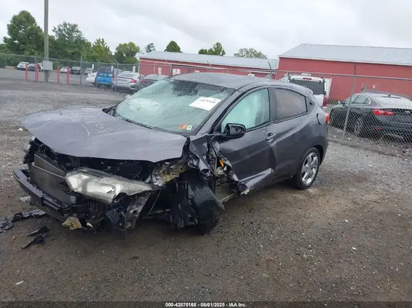 3CZRU5H38HM704666 2017 HONDA HR-V - Image 2