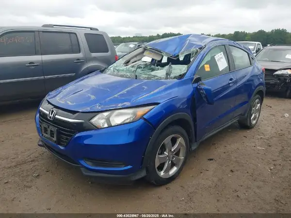 3CZRU5H38JM700672 2018 HONDA HR-V - Image 2