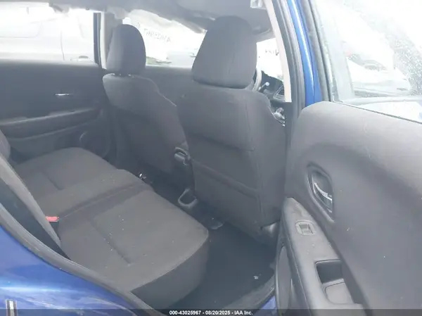 3CZRU5H38JM700672 2018 HONDA HR-V - Image 8