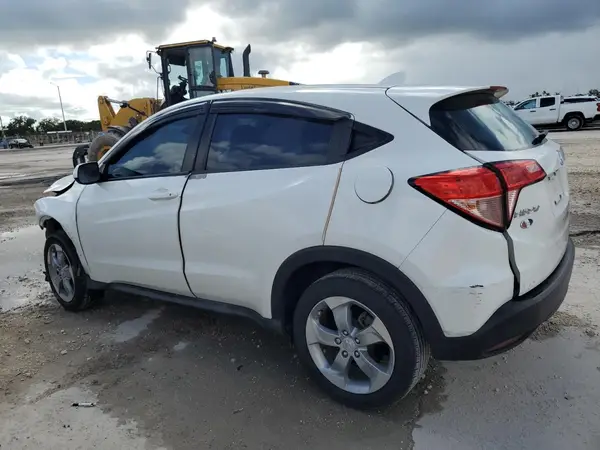 3CZRU5H38JM705015 2018 HONDA HR-V - Image 2