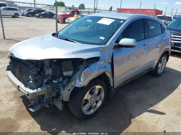 3CZRU5H38JM715463 2018 HONDA HR-V - Image 2