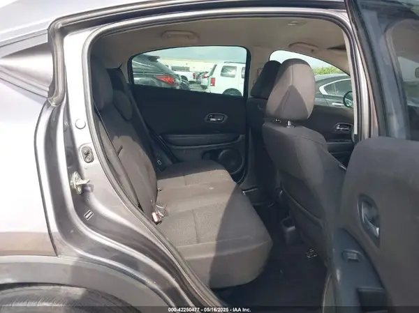 3CZRU5H38JM715544 2018 HONDA HR-V - Image 8