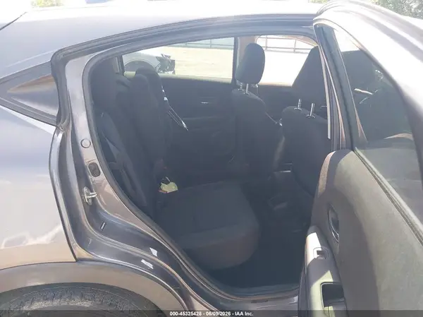 3CZRU5H38JM715642 2018 HONDA HR-V - Image 8