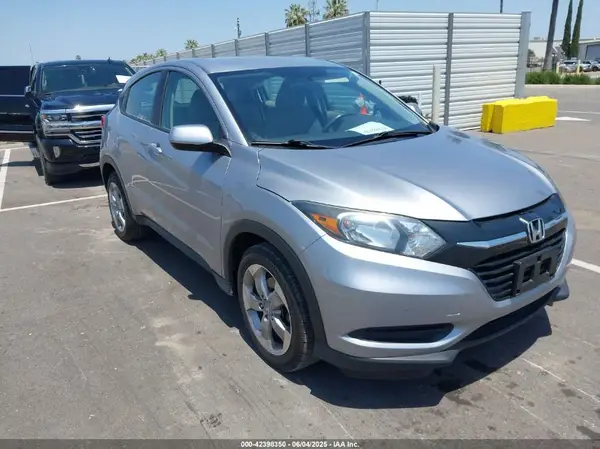 3CZRU5H38JM715737 2018 HONDA HR-V - Image 1