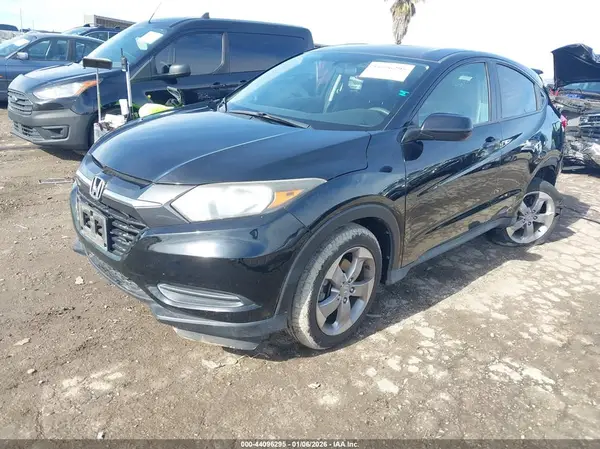 3CZRU5H38JM717889 2018 HONDA HR-V - Image 2