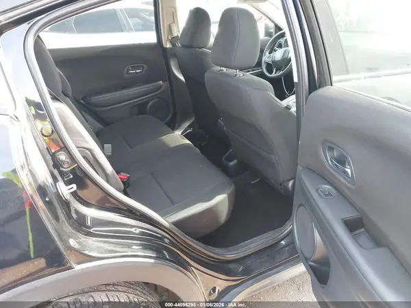 3CZRU5H38JM717889 2018 HONDA HR-V - Image 8