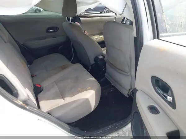 3CZRU5H38JM718640 2018 HONDA HR-V - Image 8