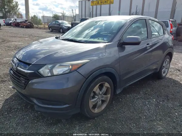 3CZRU5H38JM719383 2018 HONDA HR-V - Image 2