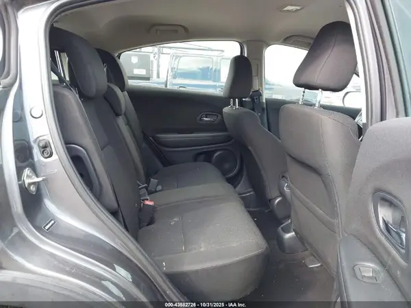 3CZRU5H38JM719383 2018 HONDA HR-V - Image 8