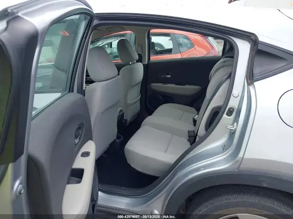 3CZRU5H38KG700168 2019 HONDA HR-V - Image 8