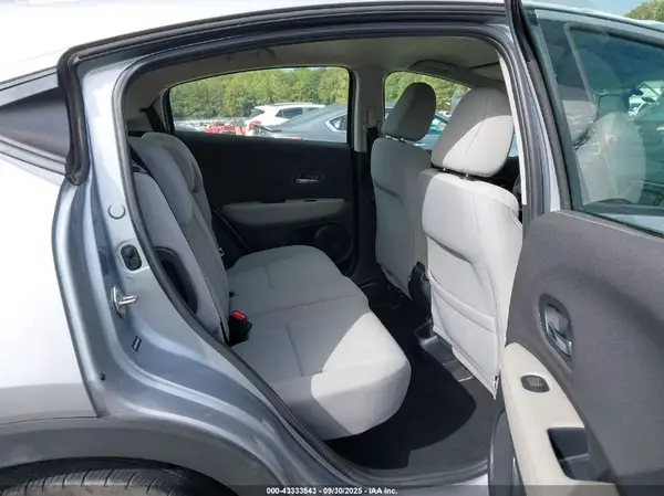 3CZRU5H38KG708237 2019 HONDA HR-V - Image 8