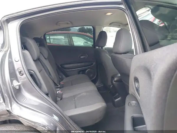 3CZRU5H38KG715690 2019 HONDA HR-V - Image 8