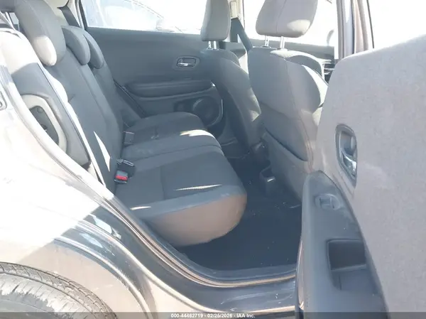 3CZRU5H38KG715978 2019 HONDA HR-V - Image 8
