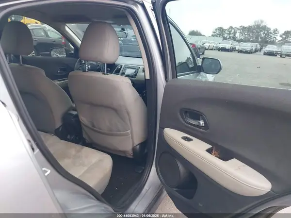 3CZRU5H38MM716570 2021 HONDA HR-V - Image 8