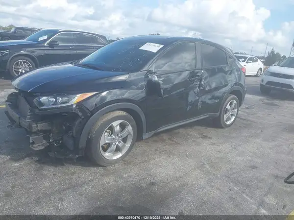 3CZRU5H38MM717914 2021 HONDA HR-V - Image 2