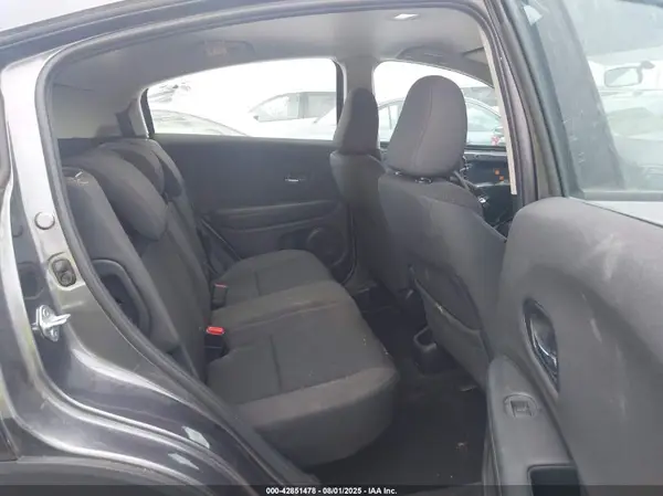 3CZRU5H38MM722661 2021 HONDA HR-V - Image 8
