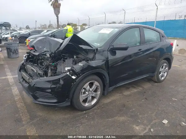 3CZRU5H38MM728685 2021 HONDA HR-V - Image 2