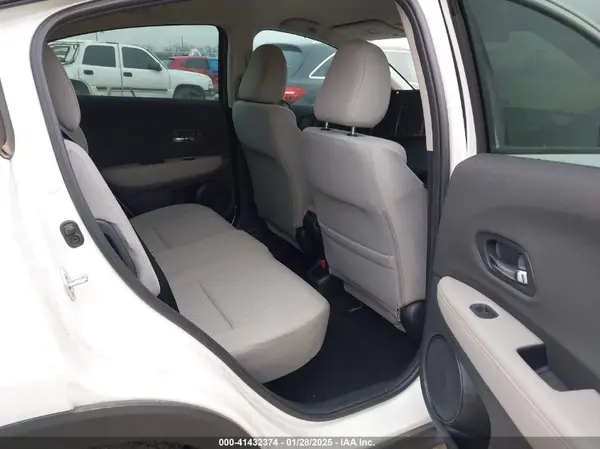 3CZRU5H38NM701391 2022 HONDA HR-V - Image 8