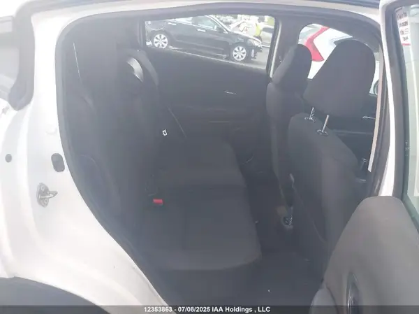 3CZRU5H39GM105385 2016 HONDA HR-V - Image 8