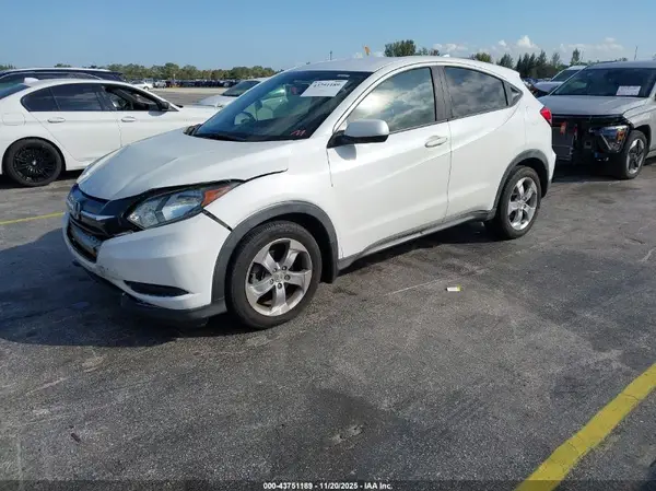 3CZRU5H39GM702097 2016 HONDA HR-V - Image 2