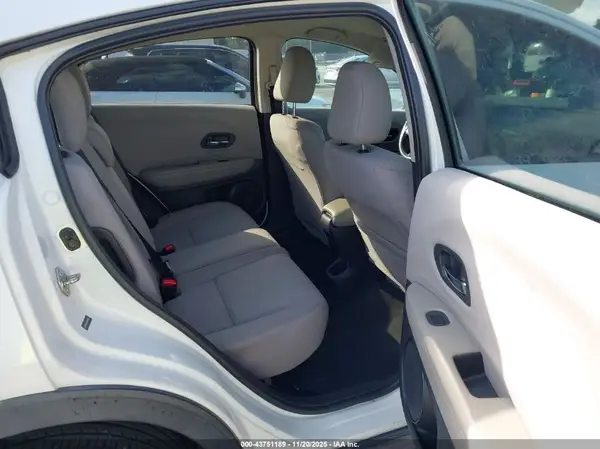 3CZRU5H39GM702097 2016 HONDA HR-V - Image 8