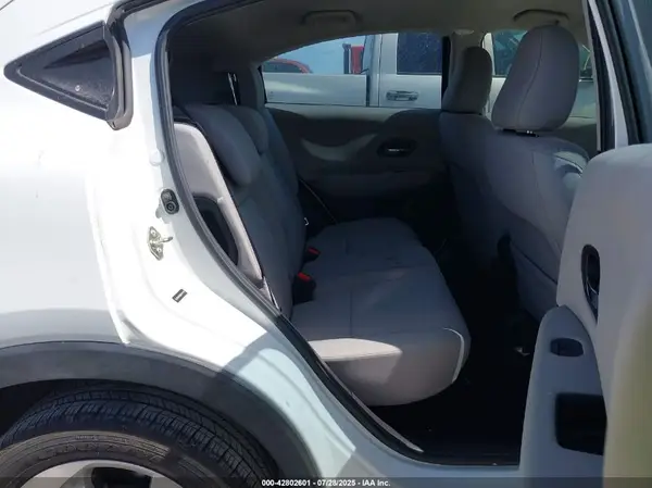 3CZRU5H39GM747749 2016 HONDA HR-V - Image 8