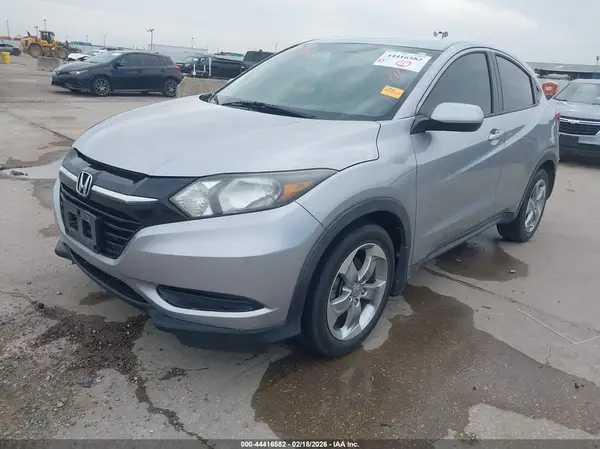 3CZRU5H39HG708577 2017 HONDA HR-V - Image 2