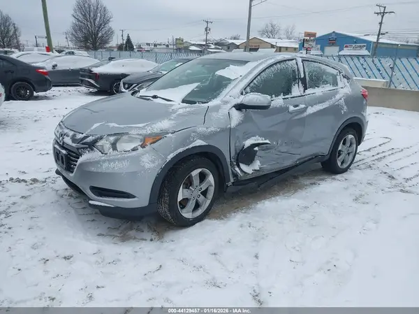3CZRU5H39HG709938 2017 HONDA HR-V - Image 2