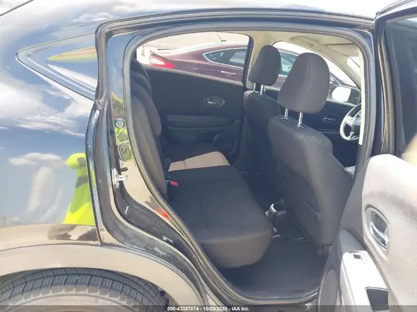 3CZRU5H39HM706393 2017 HONDA HR-V - Image 8