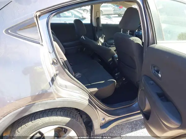 3CZRU5H39HM714798 2017 HONDA HR-V - Image 8